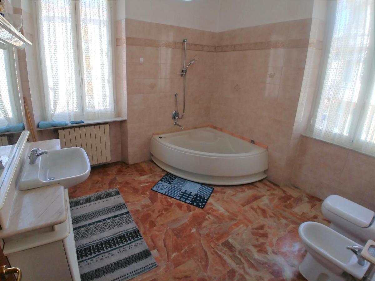 La Romantica Леванто Экстерьер фото